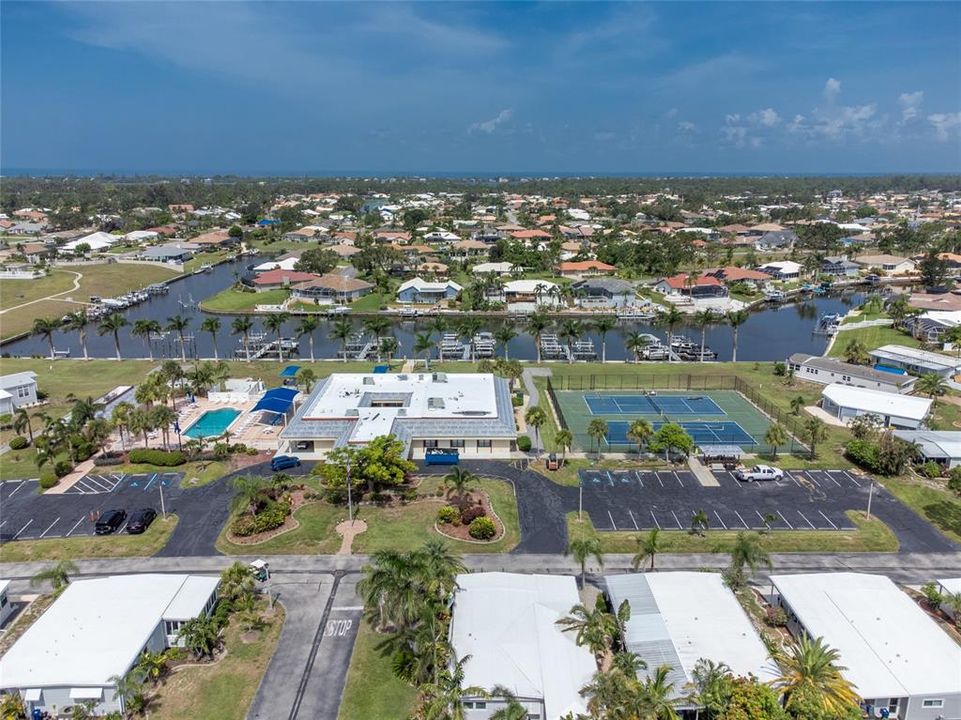 Active With Contract: $164,900 (2 beds, 2 baths, 1248 Square Feet)