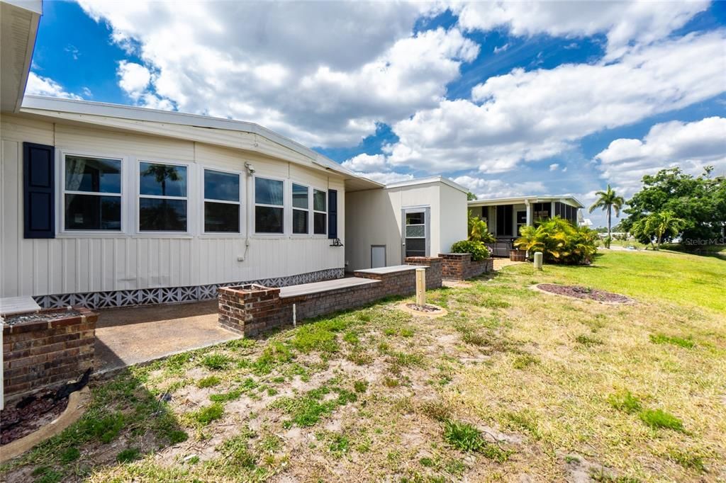 Active With Contract: $164,900 (2 beds, 2 baths, 1248 Square Feet)