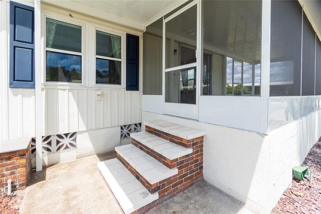 Active With Contract: $164,900 (2 beds, 2 baths, 1248 Square Feet)
