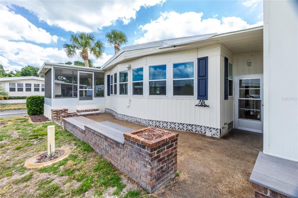 Active With Contract: $164,900 (2 beds, 2 baths, 1248 Square Feet)