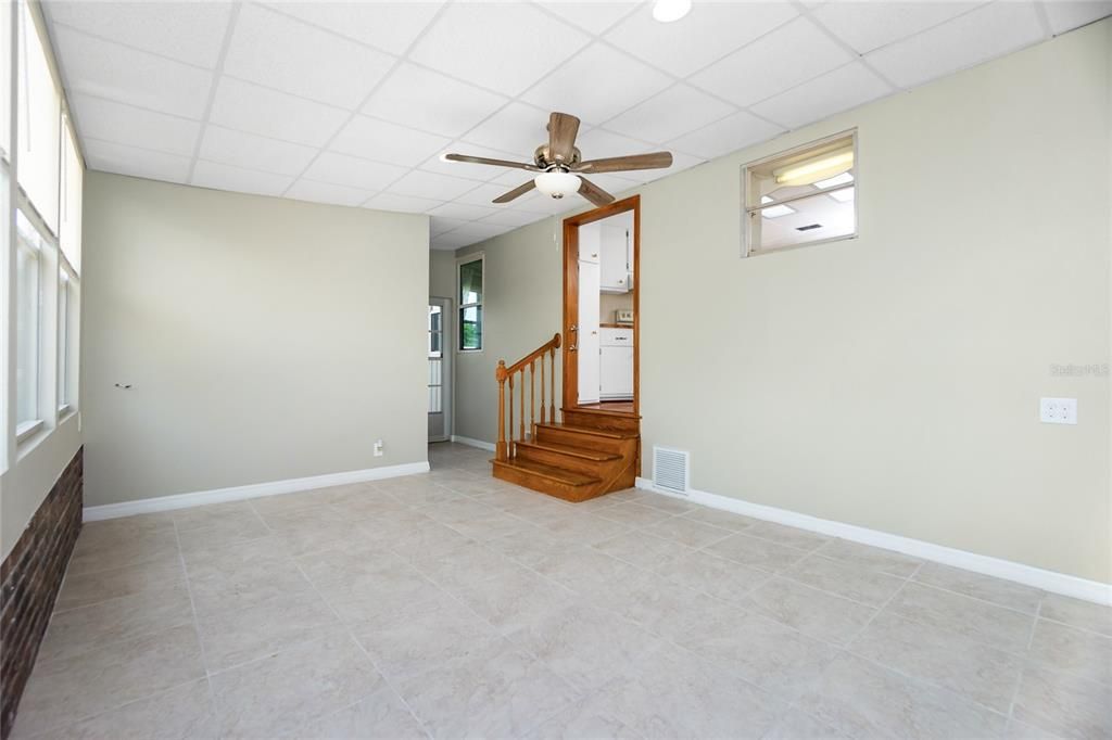 Active With Contract: $164,900 (2 beds, 2 baths, 1248 Square Feet)