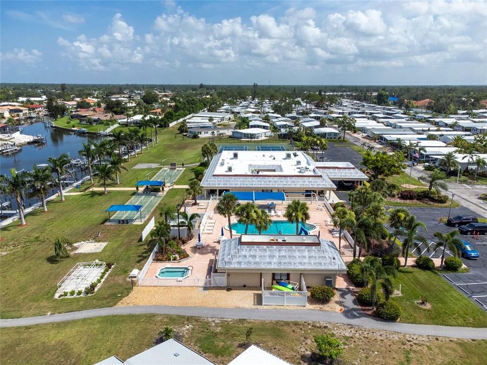 Active With Contract: $164,900 (2 beds, 2 baths, 1248 Square Feet)