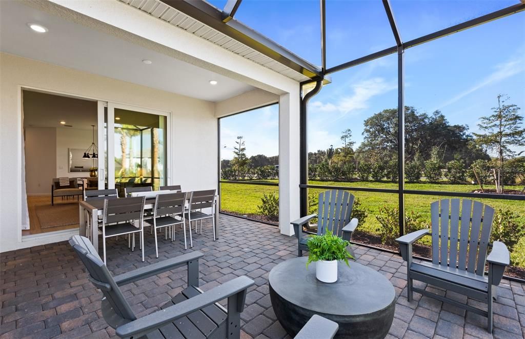 Activo con contrato: $399,999 (2 camas, 2 baños, 1602 Pies cuadrados)