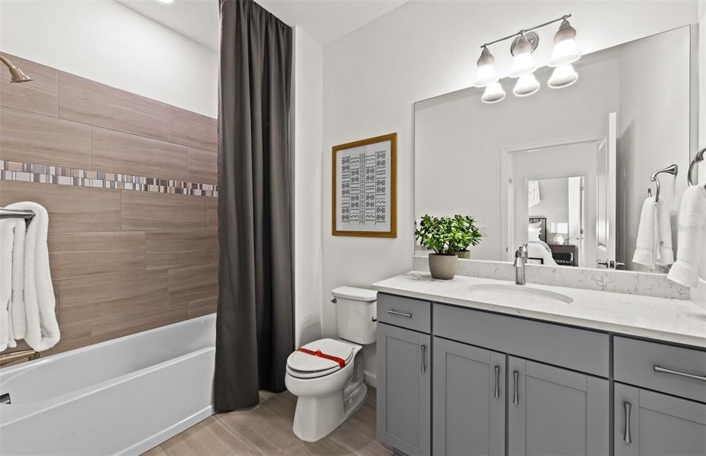 Activo con contrato: $399,999 (2 camas, 2 baños, 1602 Pies cuadrados)