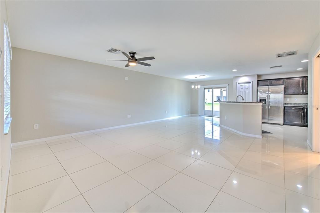 出租: $1,800 (3 贝兹, 2 浴室, 1576 平方英尺)