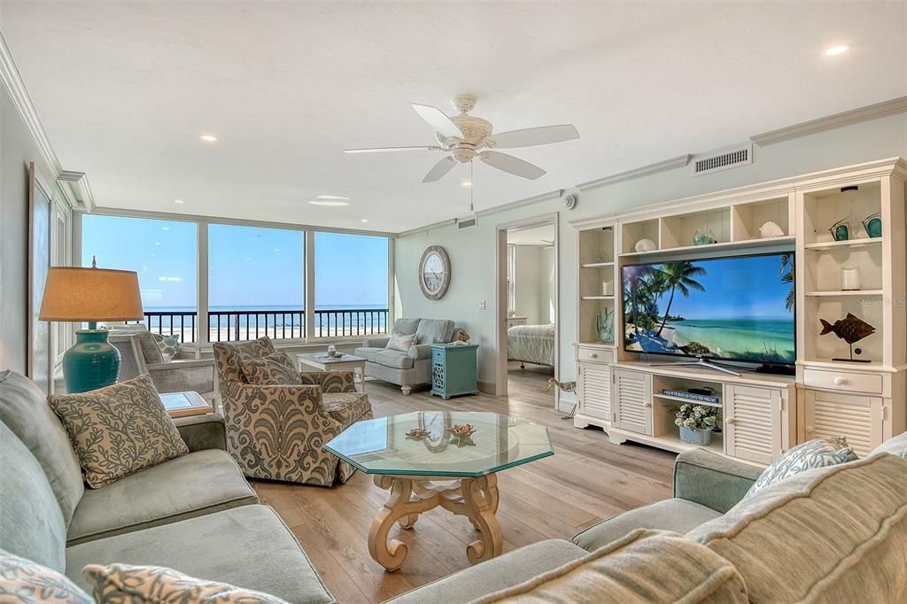 Active With Contract: $1,395,000 (2 beds, 2 baths, 1471 Square Feet)