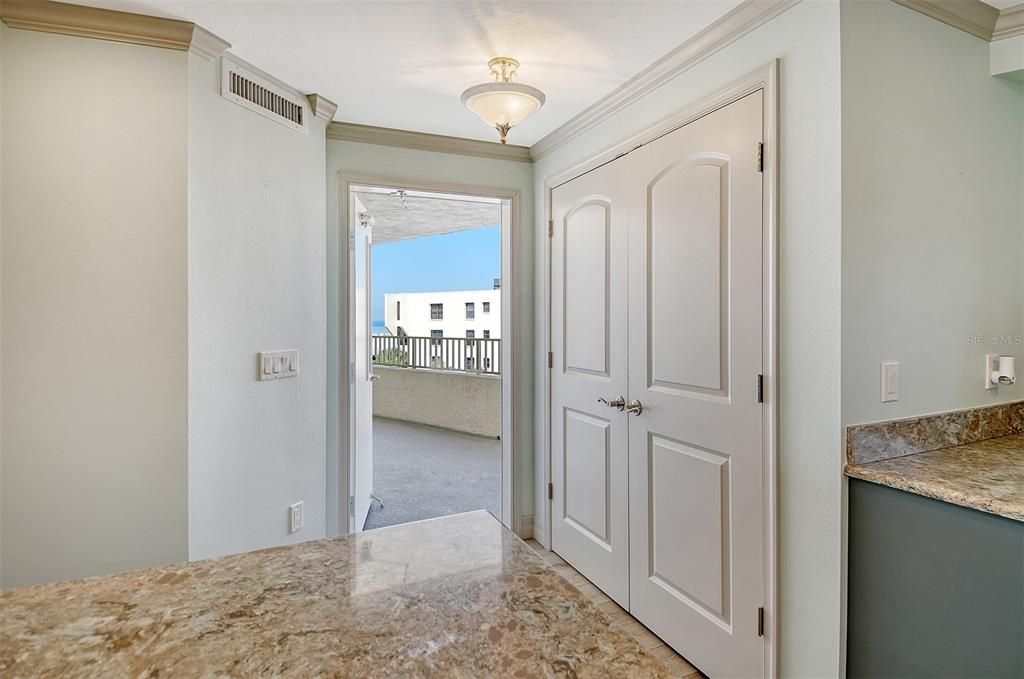 Active With Contract: $1,395,000 (2 beds, 2 baths, 1471 Square Feet)