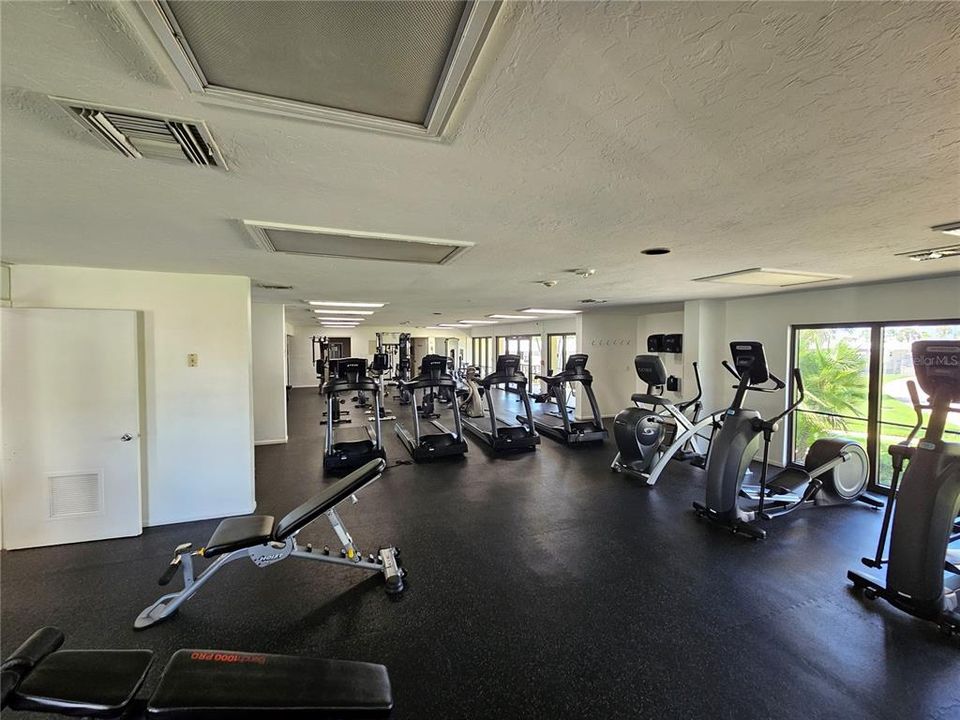 Active With Contract: $1,395,000 (2 beds, 2 baths, 1471 Square Feet)