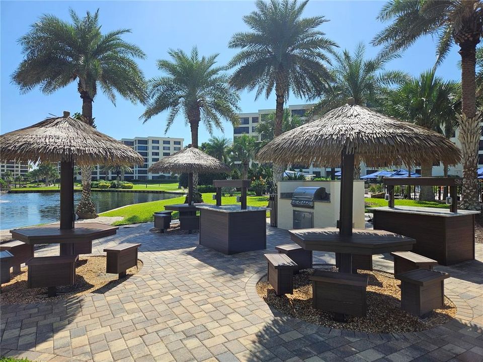 Active With Contract: $1,395,000 (2 beds, 2 baths, 1471 Square Feet)