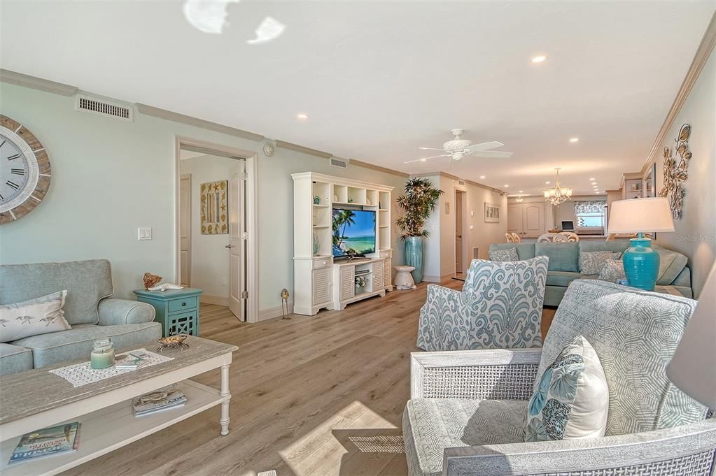 Active With Contract: $1,395,000 (2 beds, 2 baths, 1471 Square Feet)