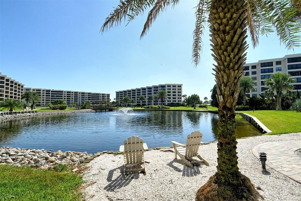 Active With Contract: $1,395,000 (2 beds, 2 baths, 1471 Square Feet)