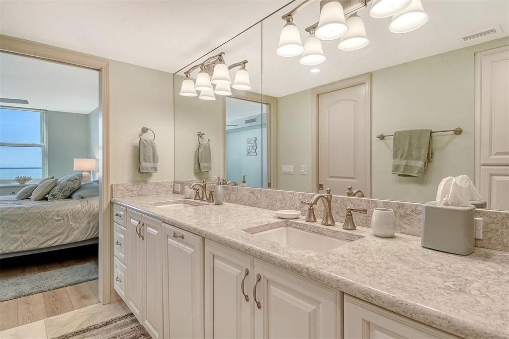 Active With Contract: $1,395,000 (2 beds, 2 baths, 1471 Square Feet)