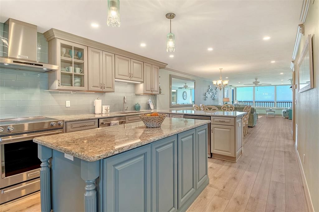 Active With Contract: $1,395,000 (2 beds, 2 baths, 1471 Square Feet)