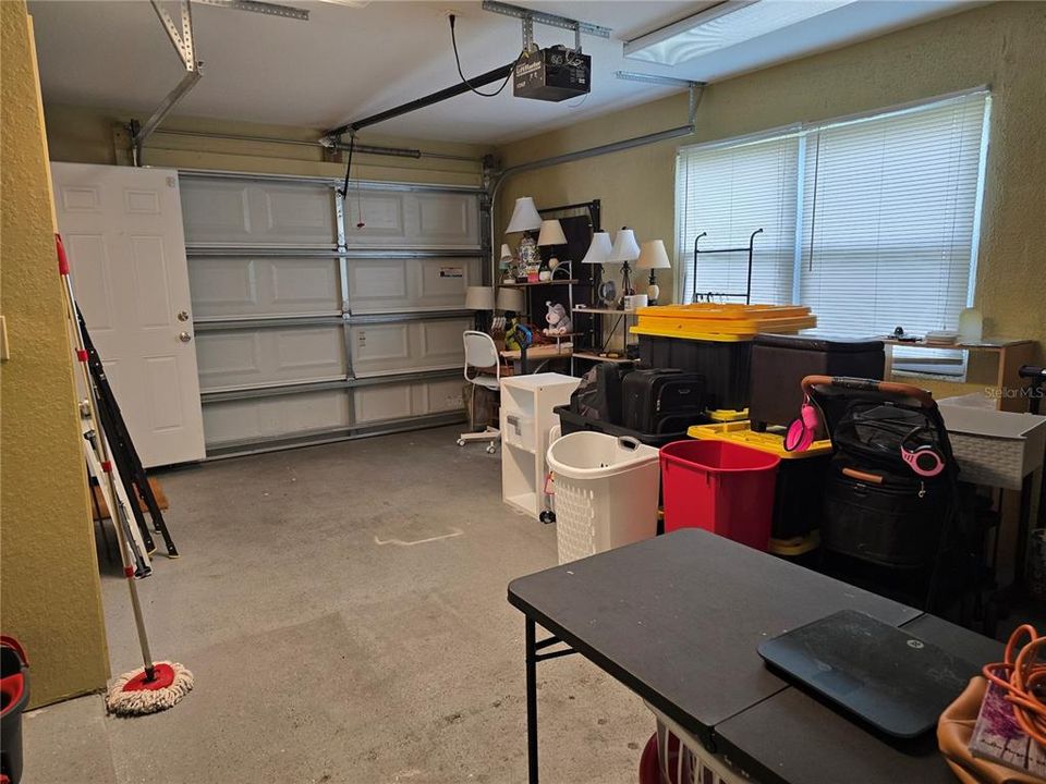 合同活跃: $217,116 (3 贝兹, 2 浴室, 1802 平方英尺)