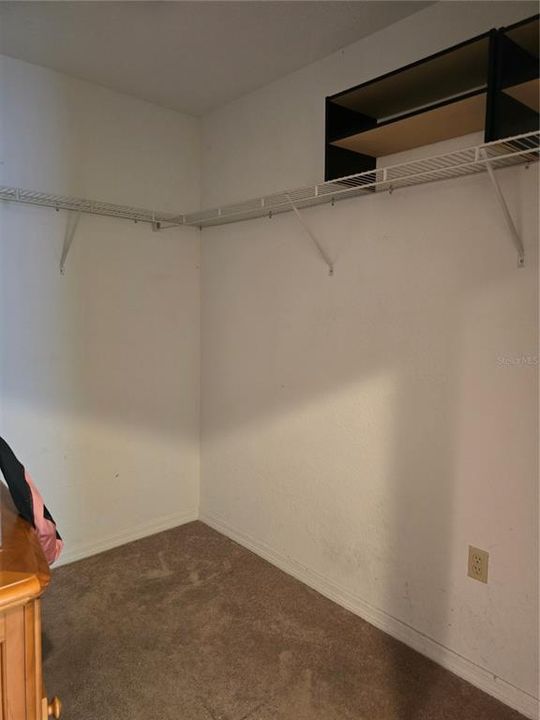 合同活跃: $217,116 (3 贝兹, 2 浴室, 1802 平方英尺)