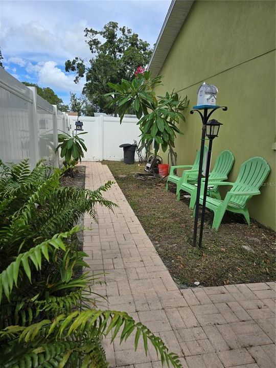 合同活跃: $217,116 (3 贝兹, 2 浴室, 1802 平方英尺)