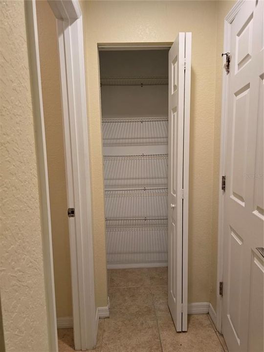 合同活跃: $217,116 (3 贝兹, 2 浴室, 1802 平方英尺)