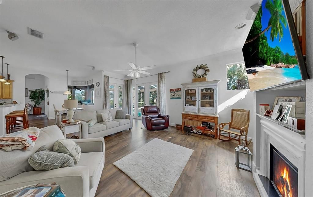 Active With Contract: $899,000 (5 beds, 4 baths, 3638 Square Feet)