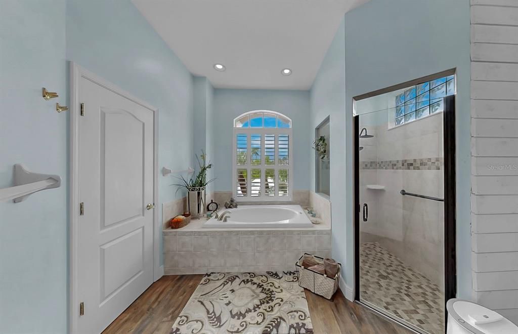 Active With Contract: $899,000 (5 beds, 4 baths, 3638 Square Feet)