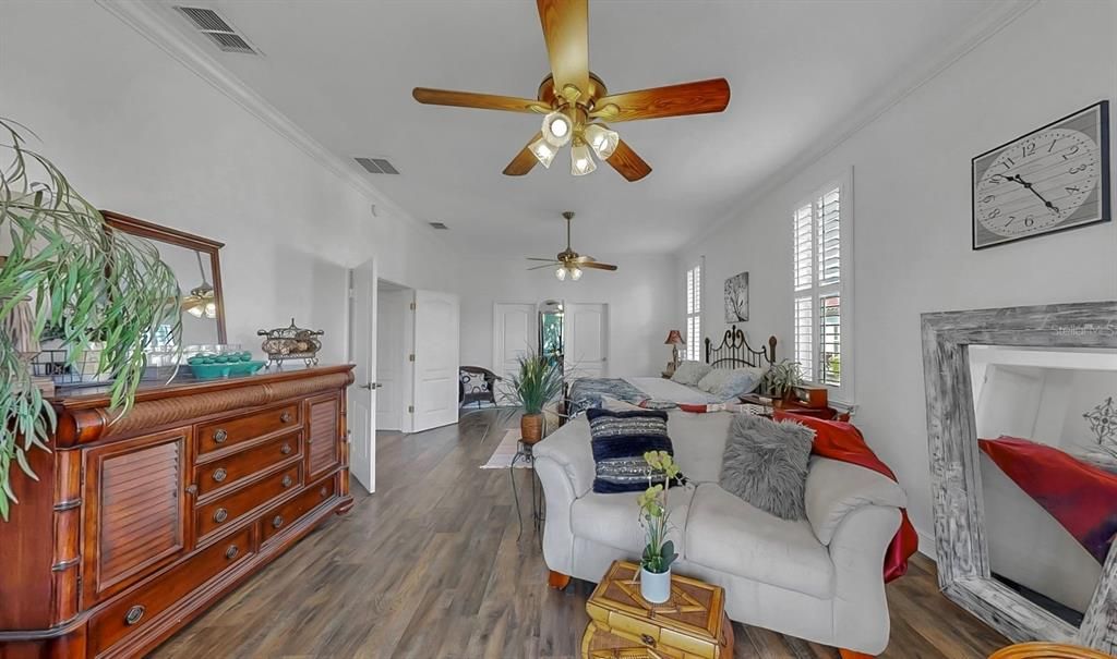 Active With Contract: $899,000 (5 beds, 4 baths, 3638 Square Feet)