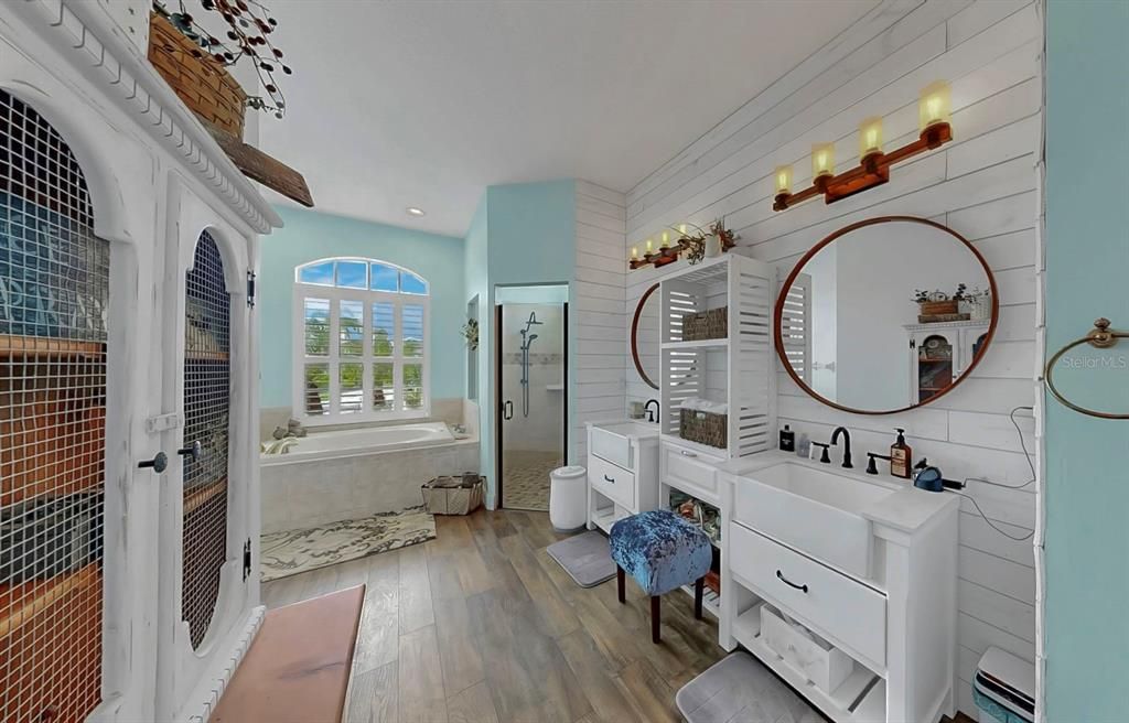 Active With Contract: $899,000 (5 beds, 4 baths, 3638 Square Feet)