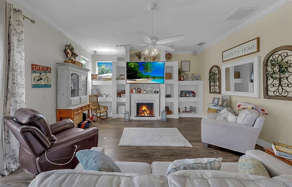 Active With Contract: $899,000 (5 beds, 4 baths, 3638 Square Feet)