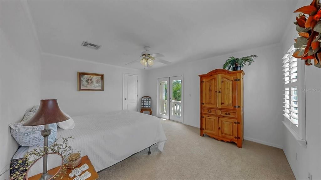 Active With Contract: $899,000 (5 beds, 4 baths, 3638 Square Feet)