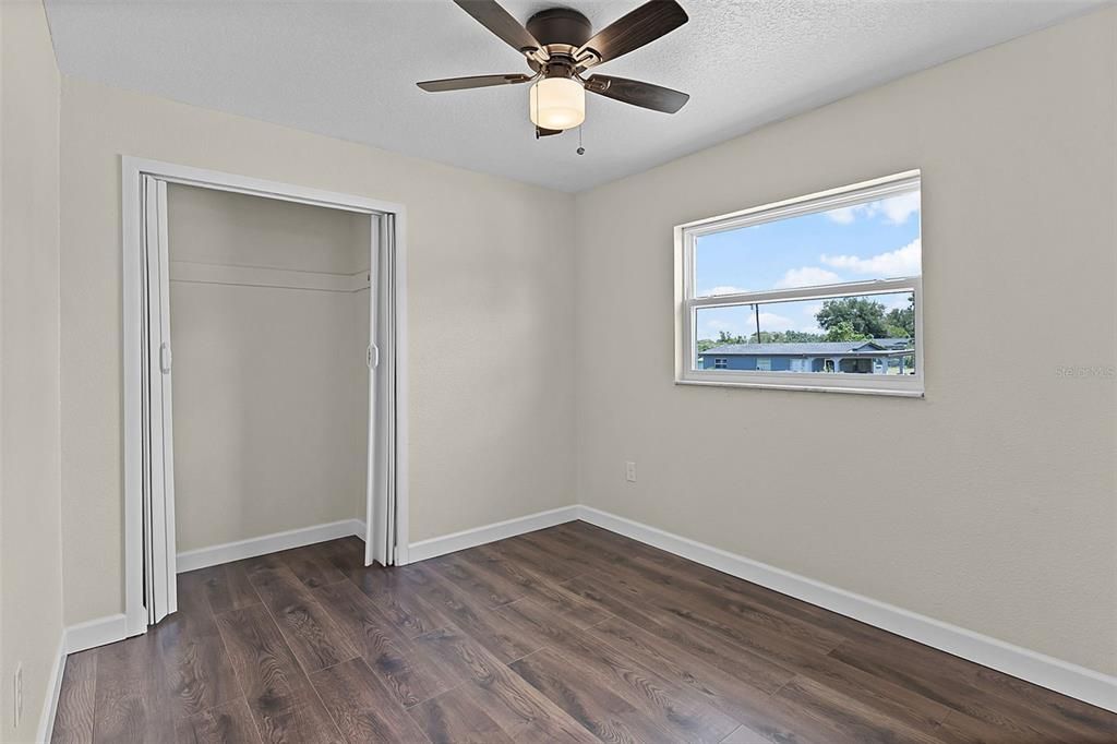 Active With Contract: $230,000 (4 beds, 1 baths, 972 Square Feet)