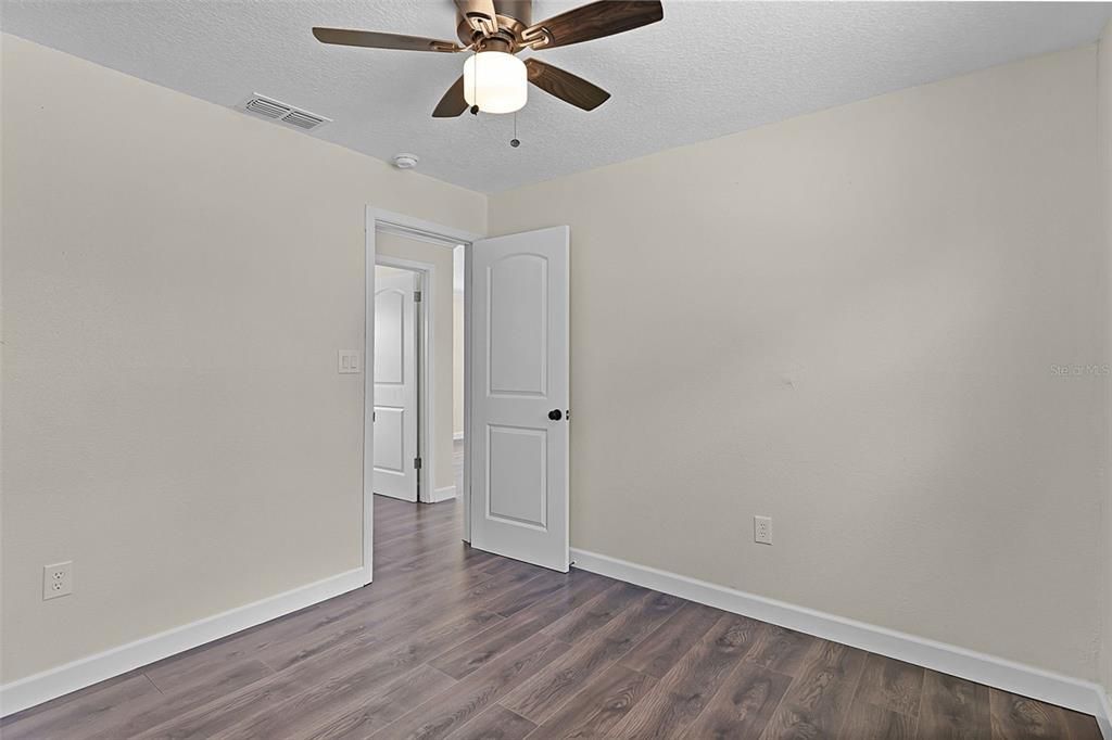 Active With Contract: $230,000 (4 beds, 1 baths, 972 Square Feet)