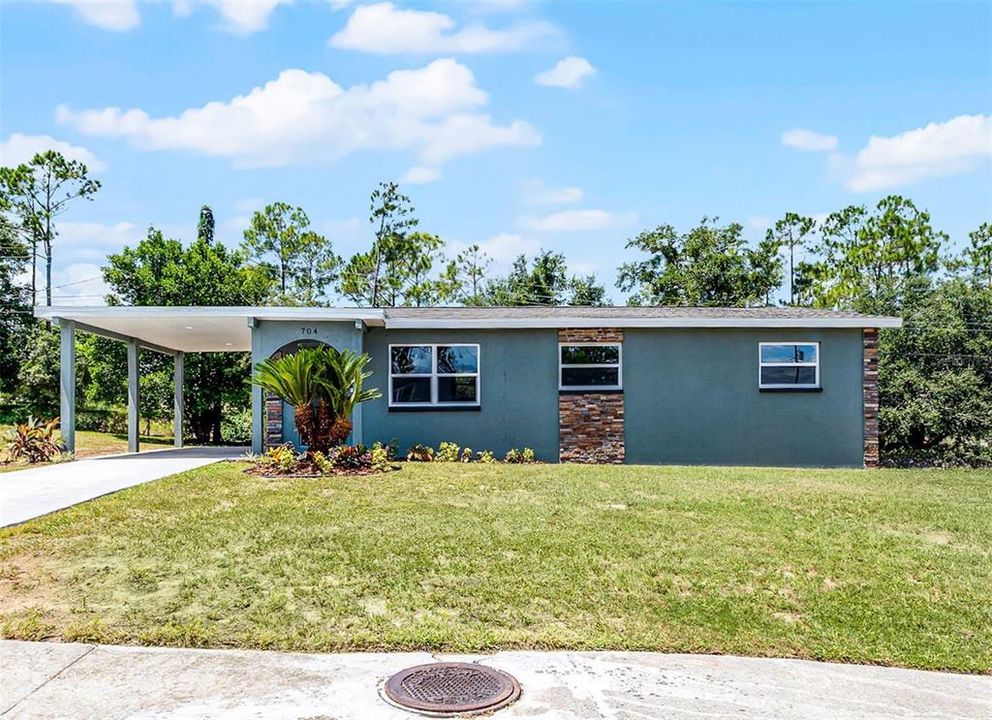Active With Contract: $230,000 (4 beds, 1 baths, 972 Square Feet)