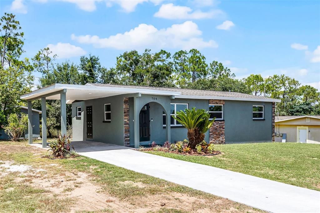 Active With Contract: $230,000 (4 beds, 1 baths, 972 Square Feet)