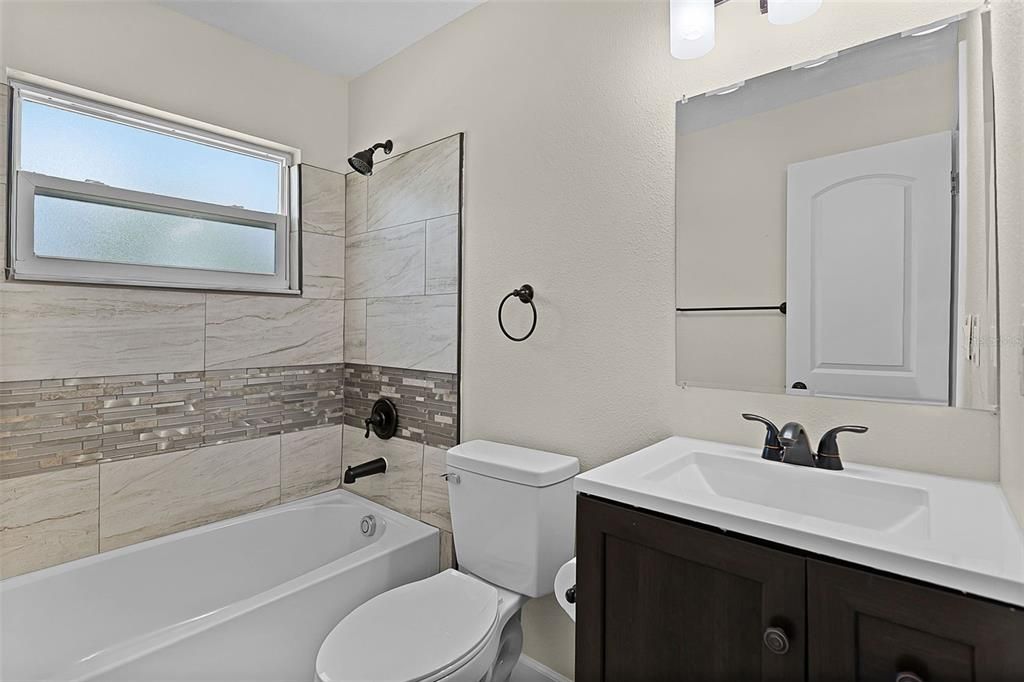 Active With Contract: $230,000 (4 beds, 1 baths, 972 Square Feet)