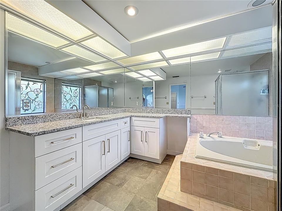 En Venta: $579,000 (5 camas, 3 baños, 3084 Pies cuadrados)