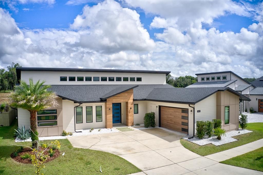 For Sale: $799,900 (4 beds, 4 baths, 3156 Square Feet)