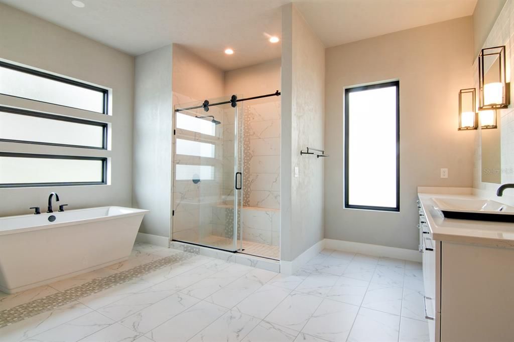 For Sale: $799,900 (4 beds, 4 baths, 3156 Square Feet)