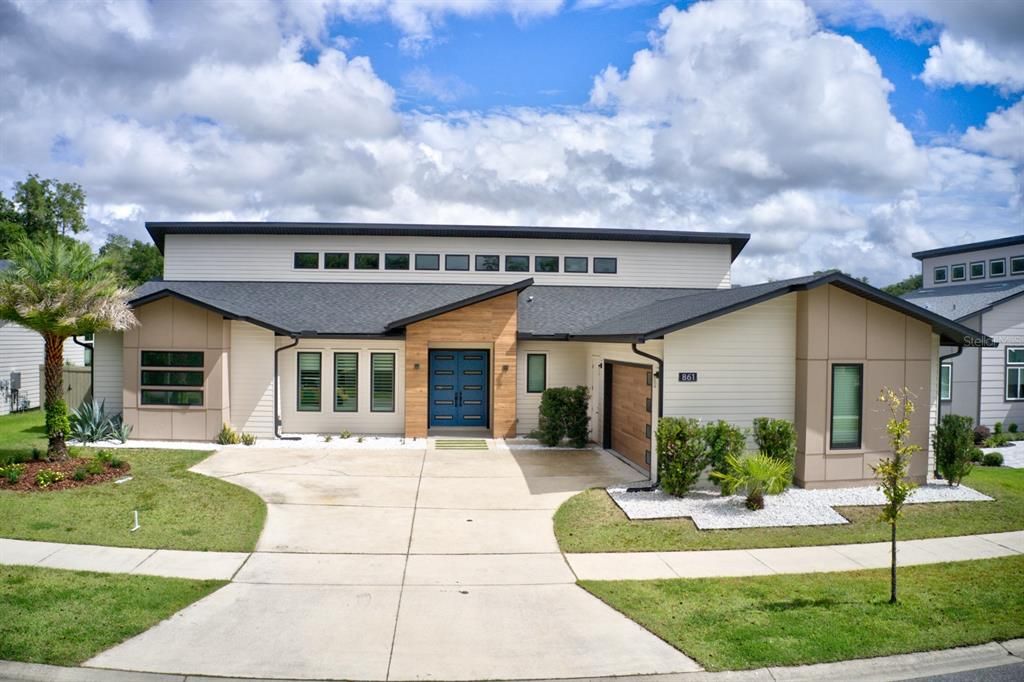 For Sale: $799,900 (4 beds, 4 baths, 3156 Square Feet)