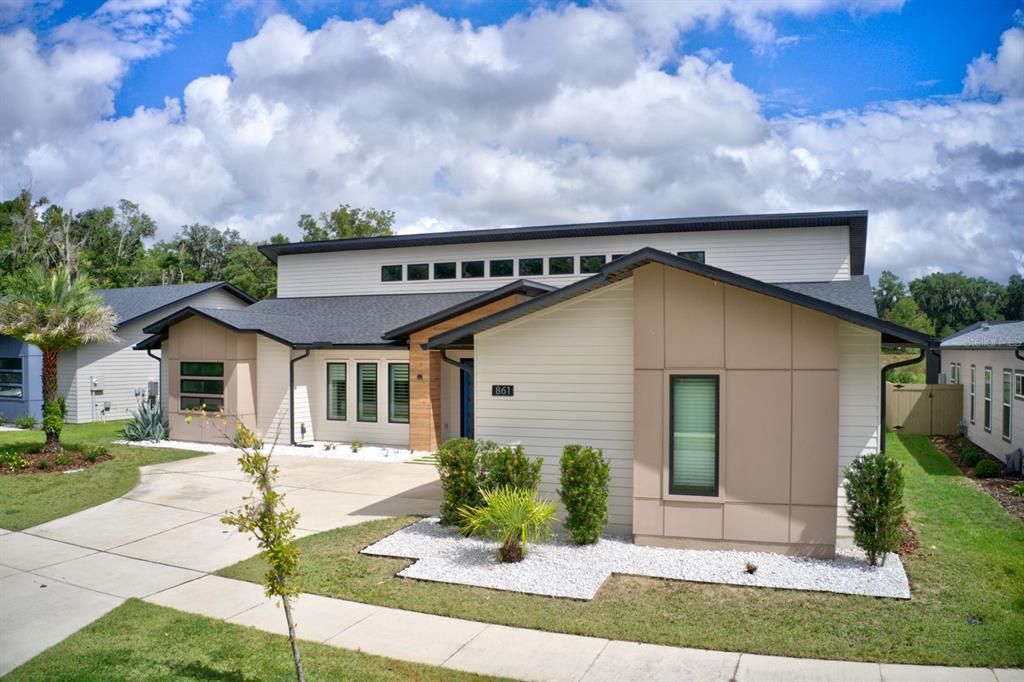 For Sale: $799,900 (4 beds, 4 baths, 3156 Square Feet)