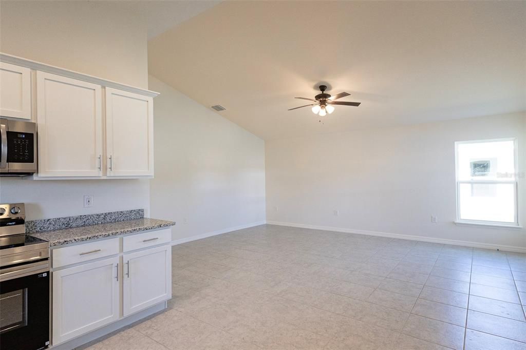 На продажу: $299,000 (3 спален, 2 ванн, 1283 Квадратных фут)