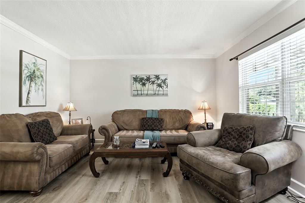 待售: $179,000 (1 贝兹, 1 浴室, 645 平方英尺)