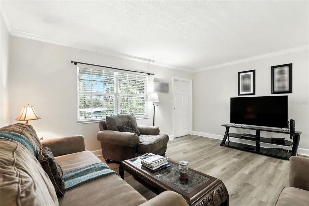 待售: $179,000 (1 贝兹, 1 浴室, 645 平方英尺)