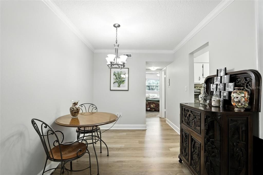 待售: $179,000 (1 贝兹, 1 浴室, 645 平方英尺)