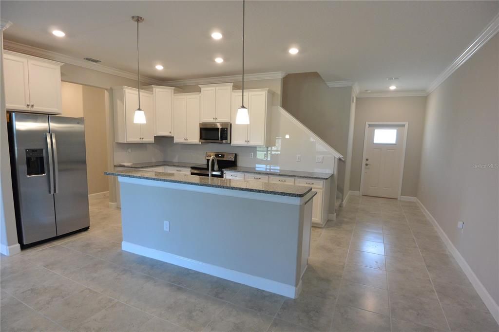 For Rent: $2,650 (3 beds, 2 baths, 2319 Square Feet)