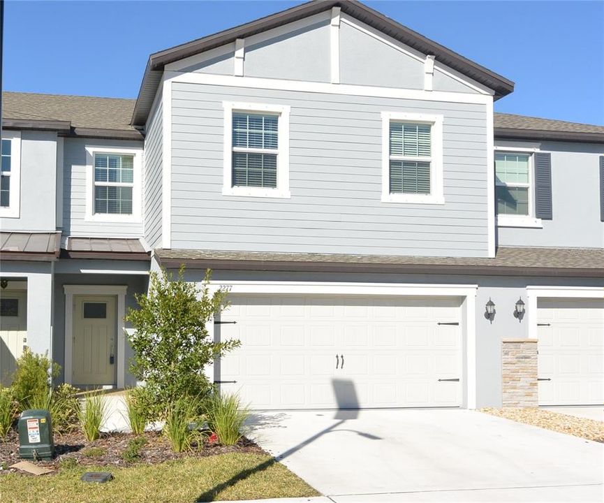 For Rent: $2,650 (3 beds, 2 baths, 2319 Square Feet)