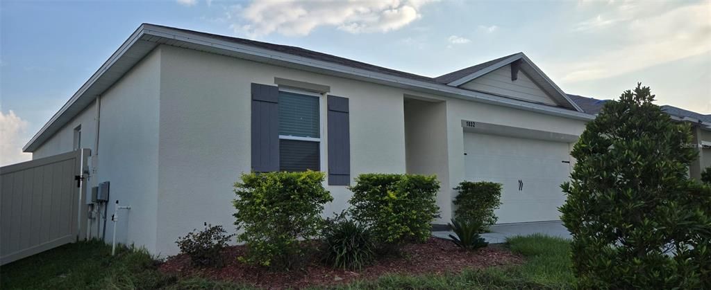 合同活跃: $249,900 (4 贝兹, 2 浴室, 1500 平方英尺)