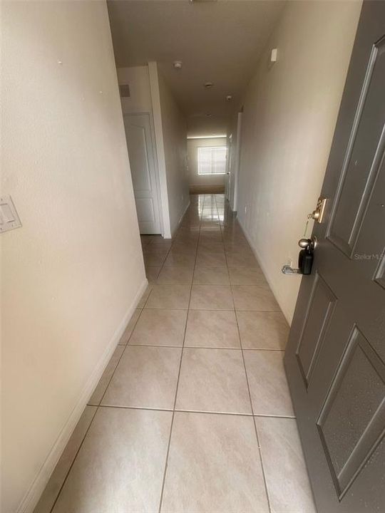 合同活跃: $249,900 (4 贝兹, 2 浴室, 1500 平方英尺)