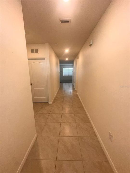 合同活跃: $249,900 (4 贝兹, 2 浴室, 1500 平方英尺)