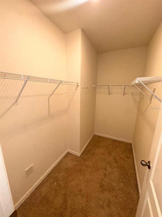 合同活跃: $249,900 (4 贝兹, 2 浴室, 1500 平方英尺)