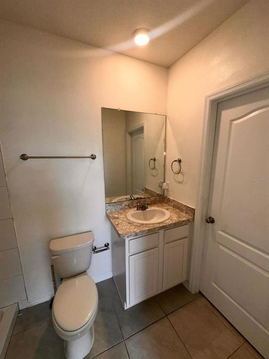 合同活跃: $249,900 (4 贝兹, 2 浴室, 1500 平方英尺)