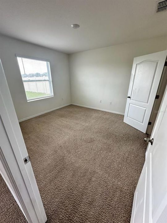 合同活跃: $249,900 (4 贝兹, 2 浴室, 1500 平方英尺)