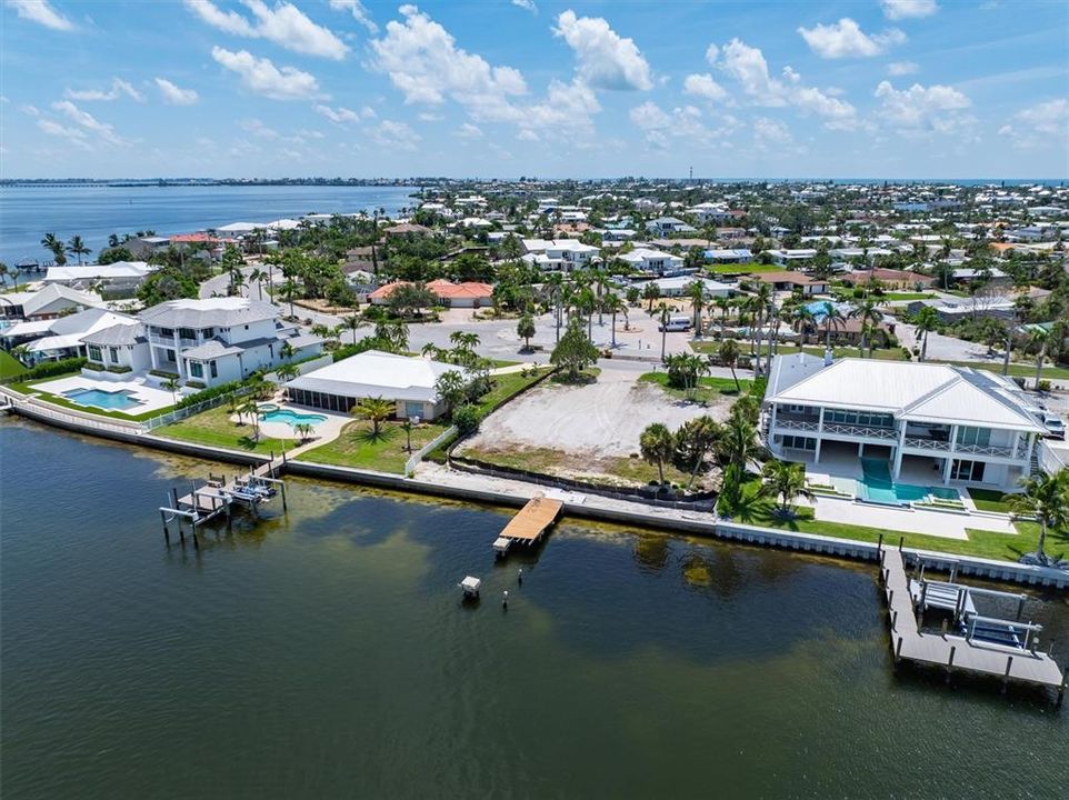 待售: $4,200,000 (0.34 acres)